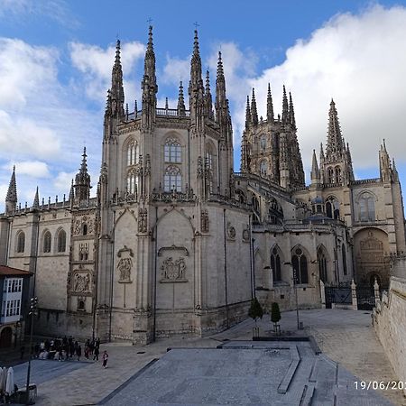 Apartamento Con Encanto En Casco Historico De Burgos Luaran gambar