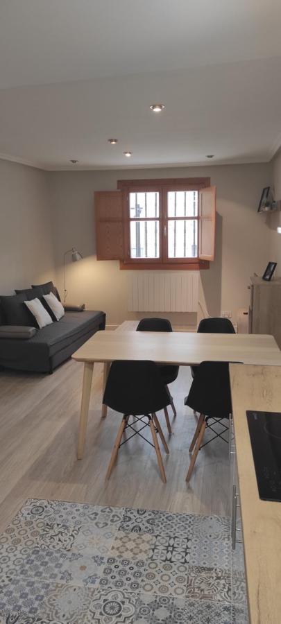 Apartamento Con Encanto En Casco Historico De Burgos Luaran gambar