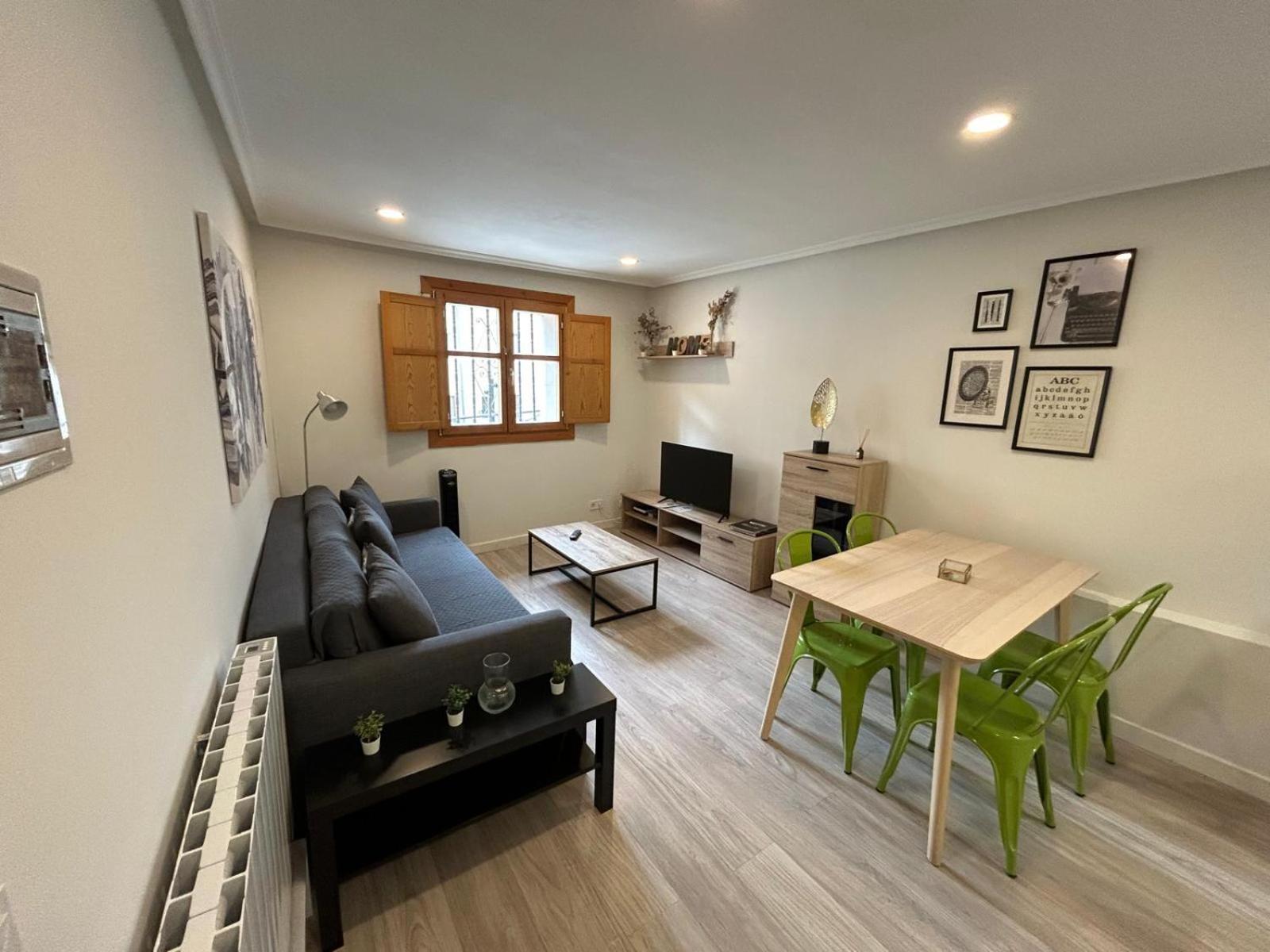 Apartamento Con Encanto En Casco Historico De Burgos Luaran gambar