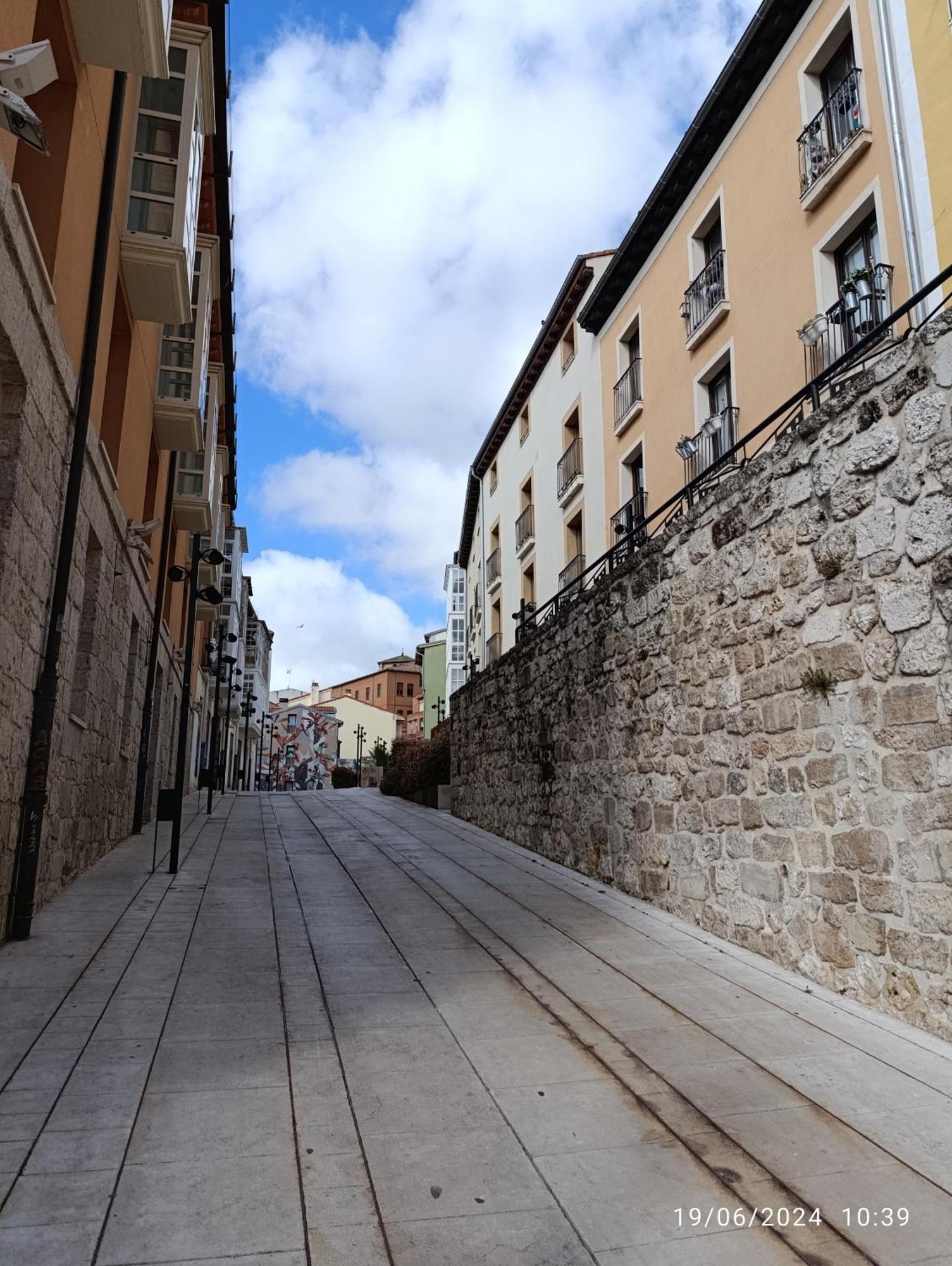 Apartamento Con Encanto En Casco Historico De Burgos Luaran gambar